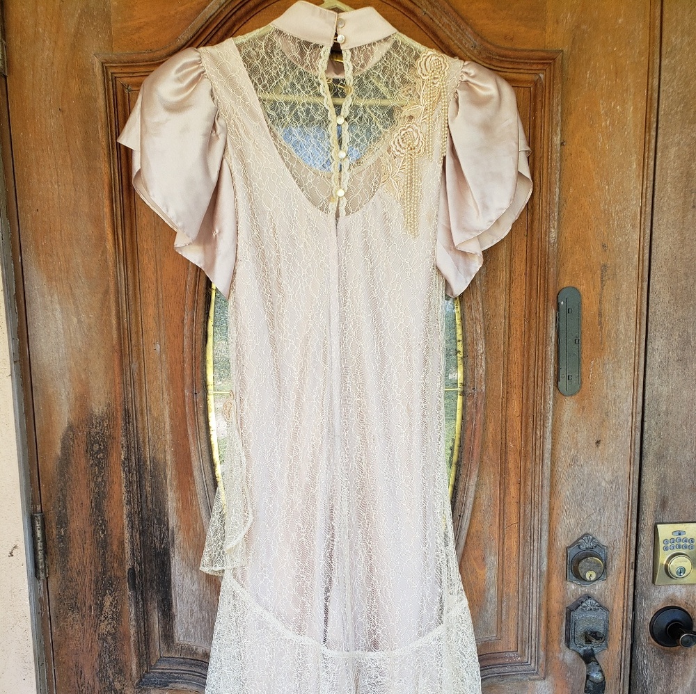 Cream/champagne dress